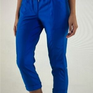 NWT Lululemon Athletica Turquoise Capris Slim-Fit Tailored Size 4 women’s